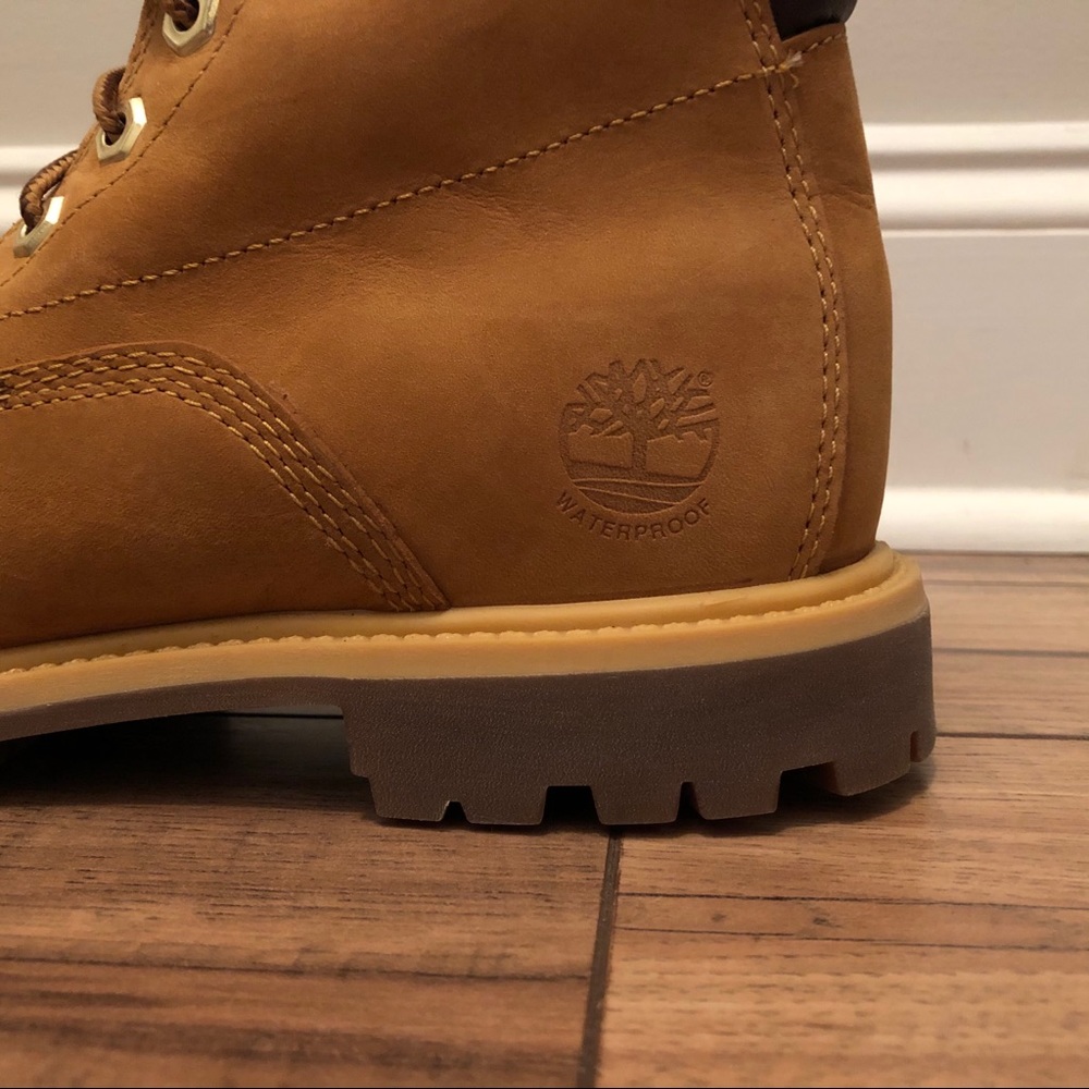 NWOT Waterproof Timberland Hiking  Boots Size 7